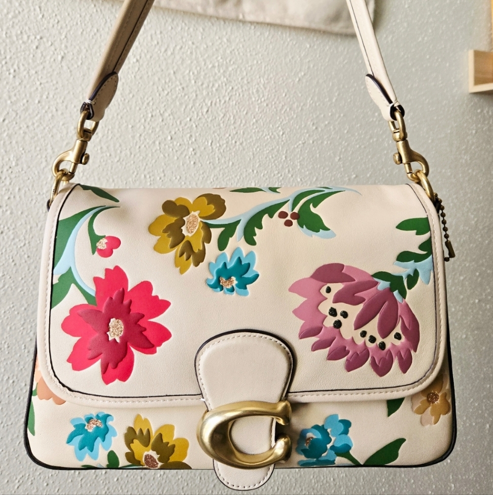 EUC Coach EUC Floral Bouquet Soft Tabby *Rare find*